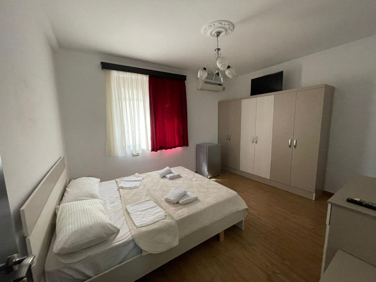 Centre Hotel Berat Exterior photo