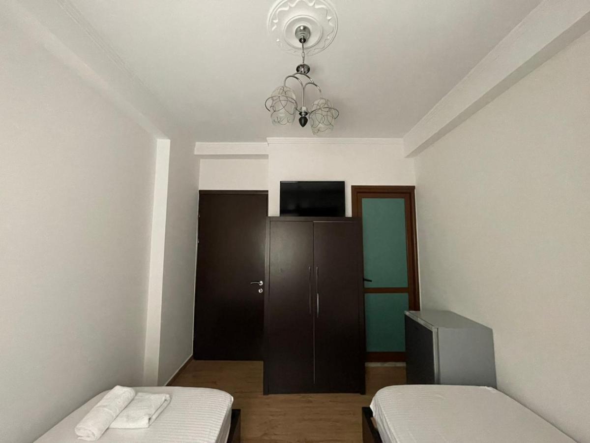 Centre Hotel Berat Exterior photo